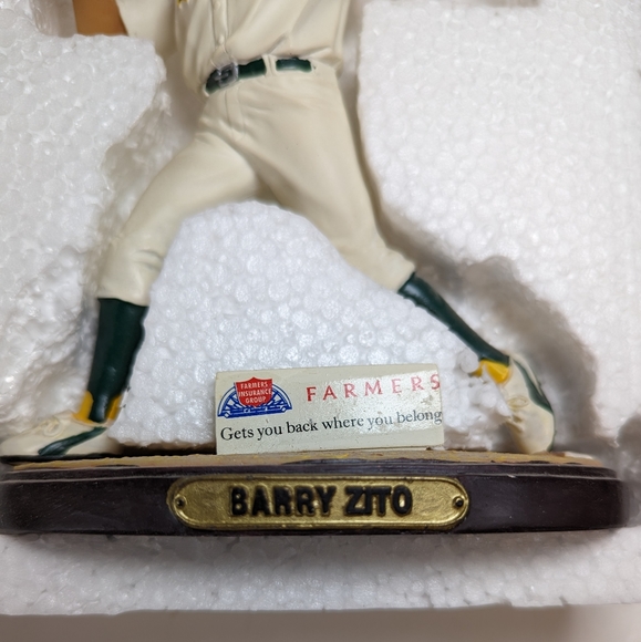 Barry Zito Figure Limited Edition 2005 Figurine A's Brand New Farmers - Picture 5 of 7